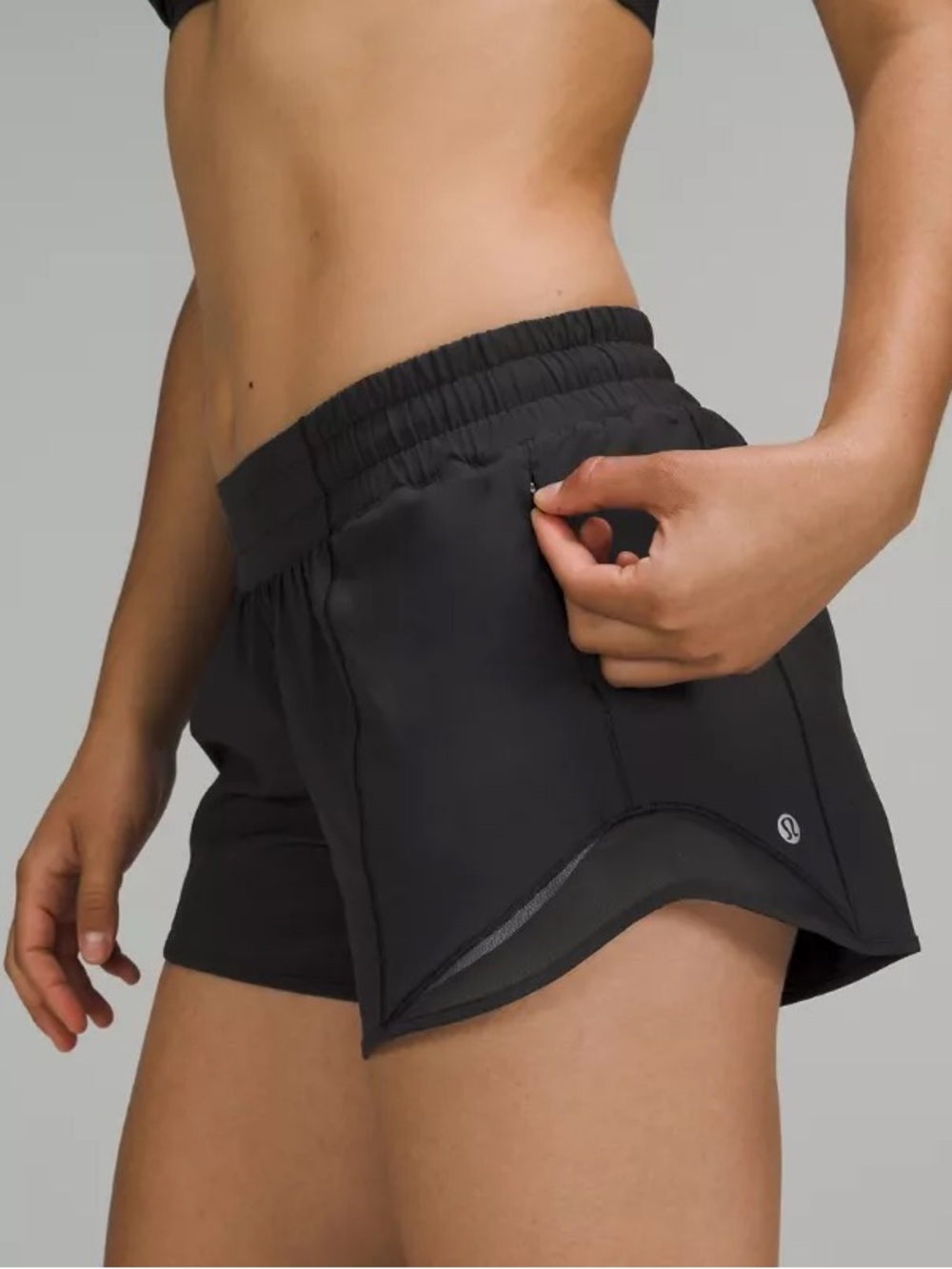 lululemon hotty hot shorts 2.5 inch size 2 black